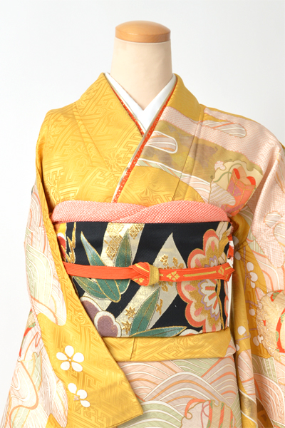 振袖[向日葵色・青海波に吉祥文様]