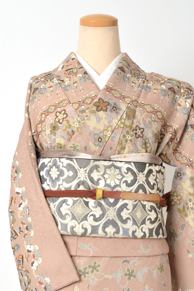 訪問着(うす柿色・ペルシャ風)