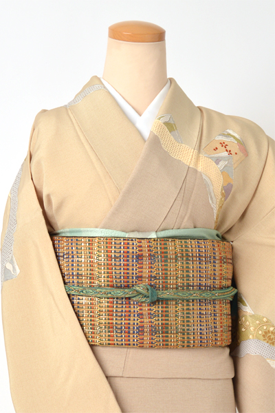 訪問着[ベージュ色・道長取り刺繍]