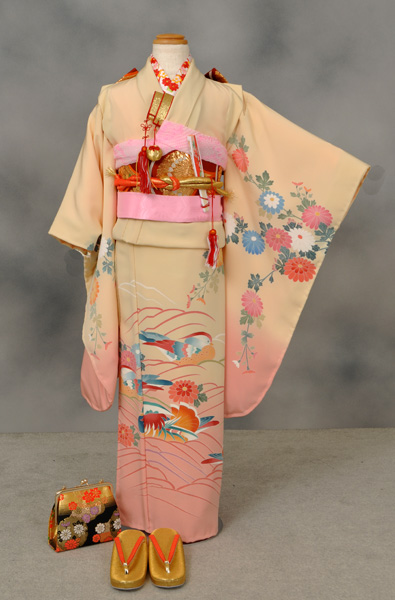 七歳祝着(クリームにピンクのボカシ地・菊にオシドリ・正絹)
