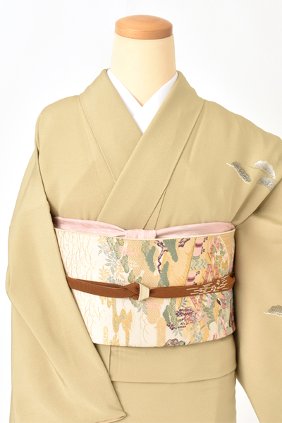 訪問着[茅色・松]