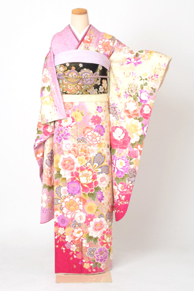 振袖[ピンクとクリーム・大輪の花]