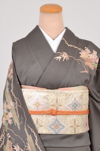 訪問着［灰色地の花筏模様］