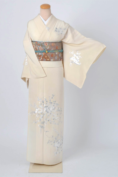 単衣訪問着［灰白色の花模様］