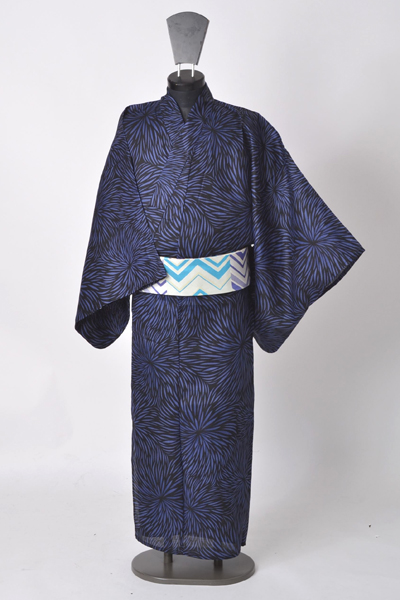 浴衣［173-183cm］（和遊日・黒地のむじな菊模様）