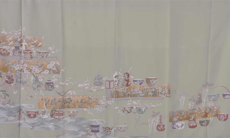 色留袖（門出を祝う生活財文柄）
